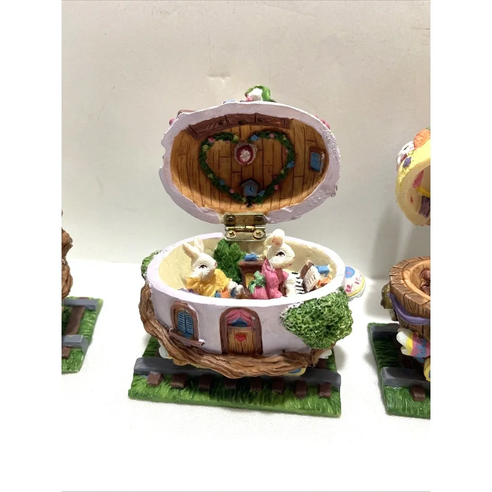 Vintage Easter Hinge Train 4 pc Set Caffco International Polyresin
